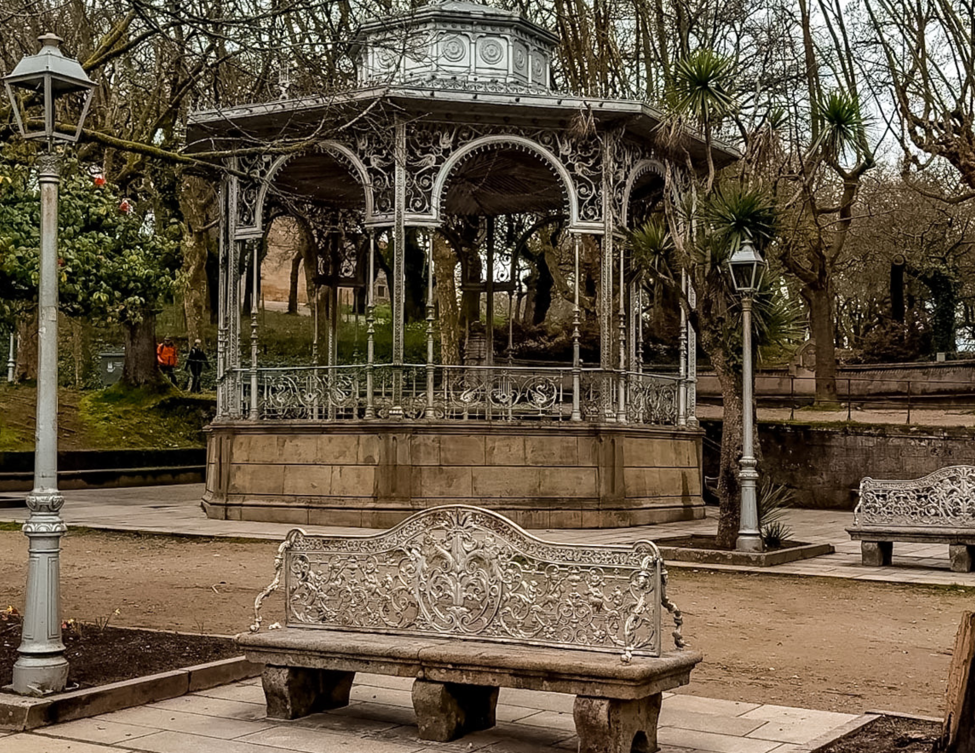 Alameda Park in Santiago de Compostela (3).png
